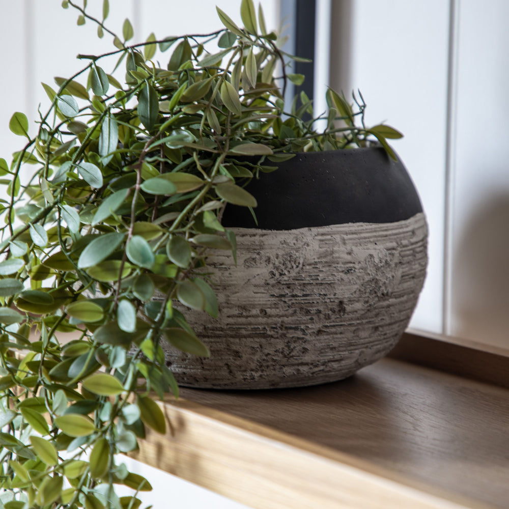 Gallery Interiors Piper Planter Black/Natural