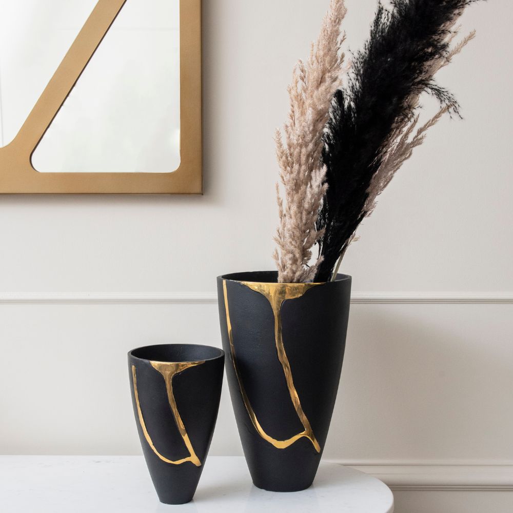 Libra Luxurious Glamour Collection - Arizona Black Aluminium Large Vase With Gold Lava Detail